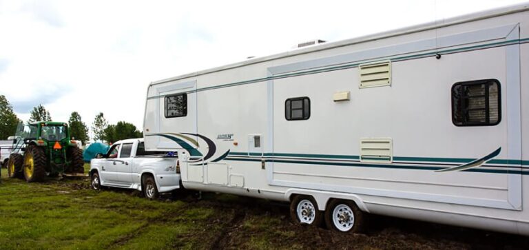 RV Towing: Safety Checklist
