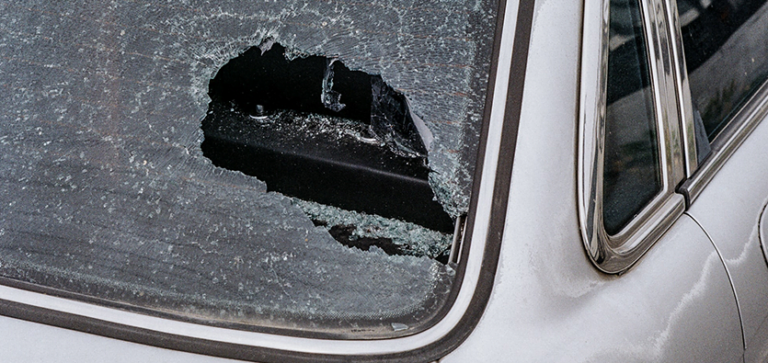 Reasons To Fix Your Cracked Windshield Before Winter Arrives