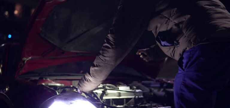 Tips To Safely Manage A Car Breakdown During Night Time