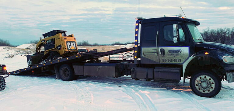 Risks Of Not Hiring A Professional Heavy Duty Towing Company For Equipment Hauling
