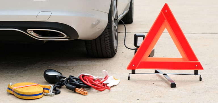 Top 6 Things To Keep In A Roadside Emergency Kit