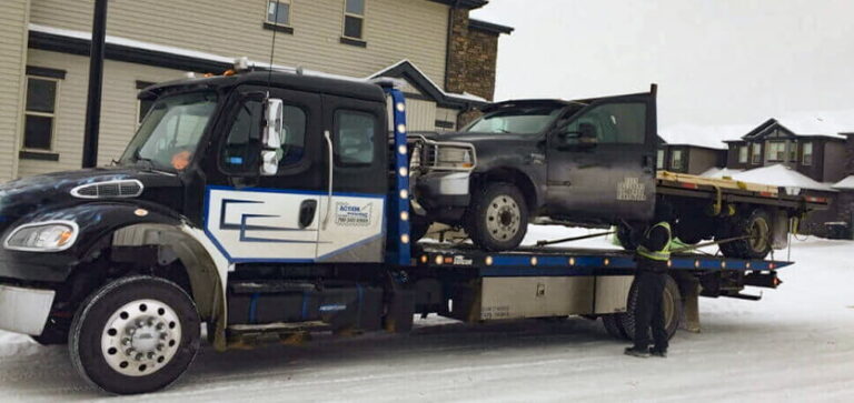 The Benefits Of A Tilt Tray Flatbed Tow Truck
