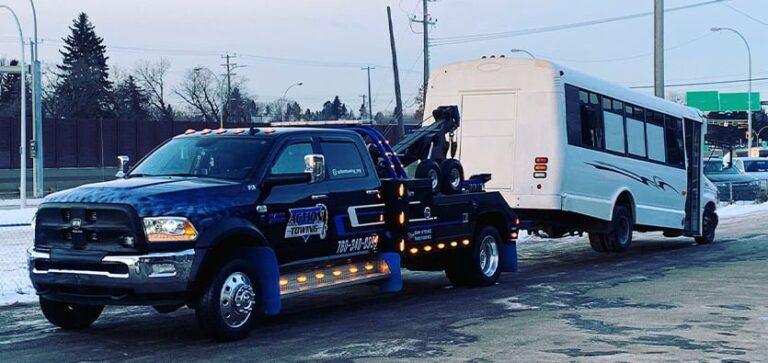 Long Distance Towing For Commercial Vehicles: Challenges And Solutions