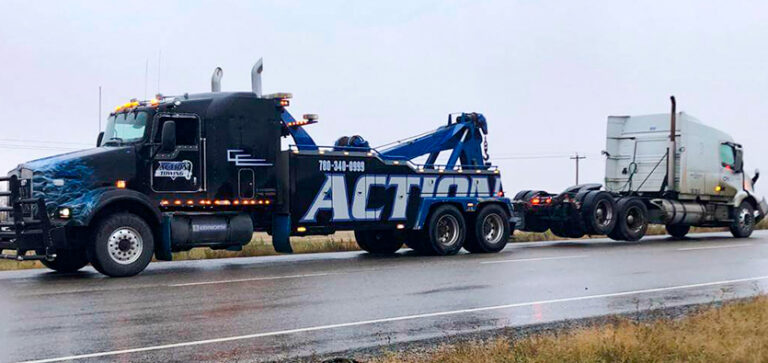 How Fast Can Heavy-Duty Tow Trucks Clear A Highway Wreck?
